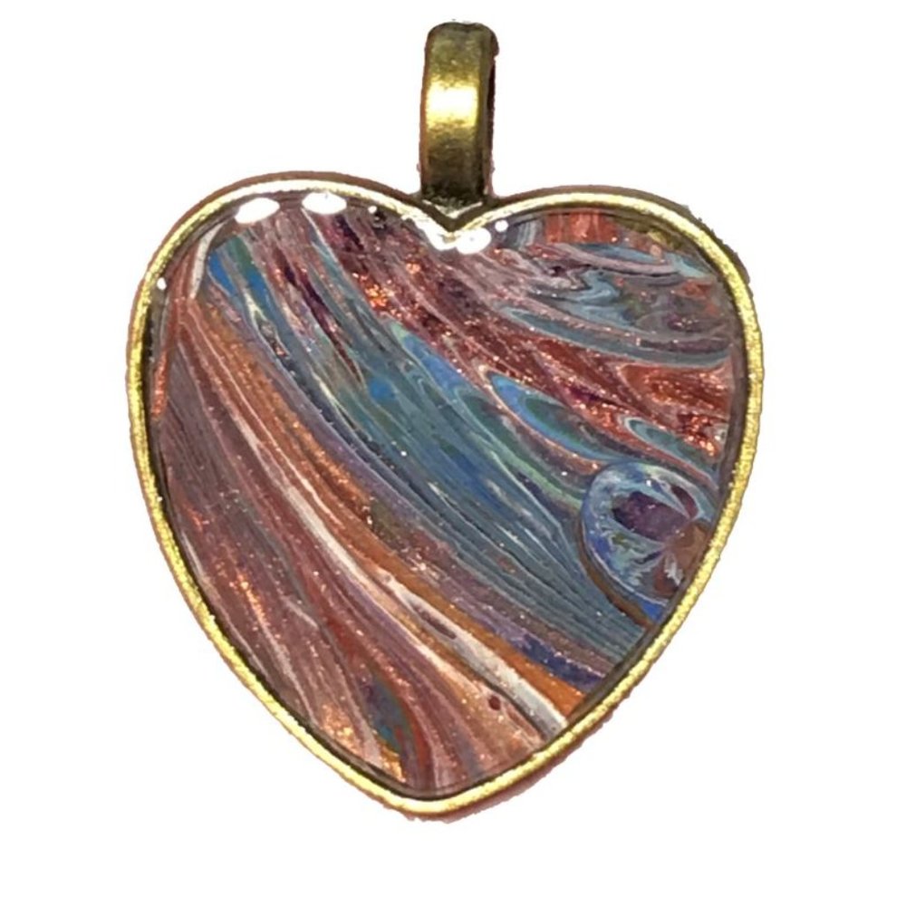 NWOT Wearable Art Pendant, Fluid Art Heart
